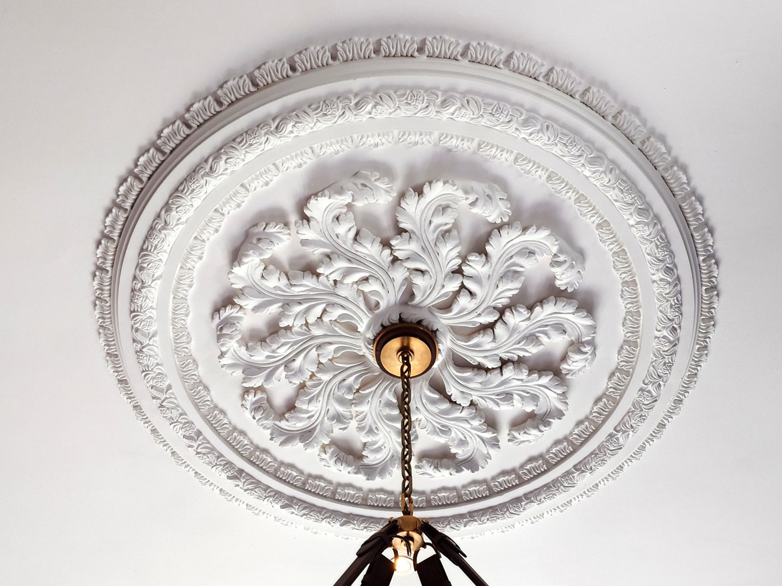 VC54 - The Windsor - Vintage Ceiling Rose